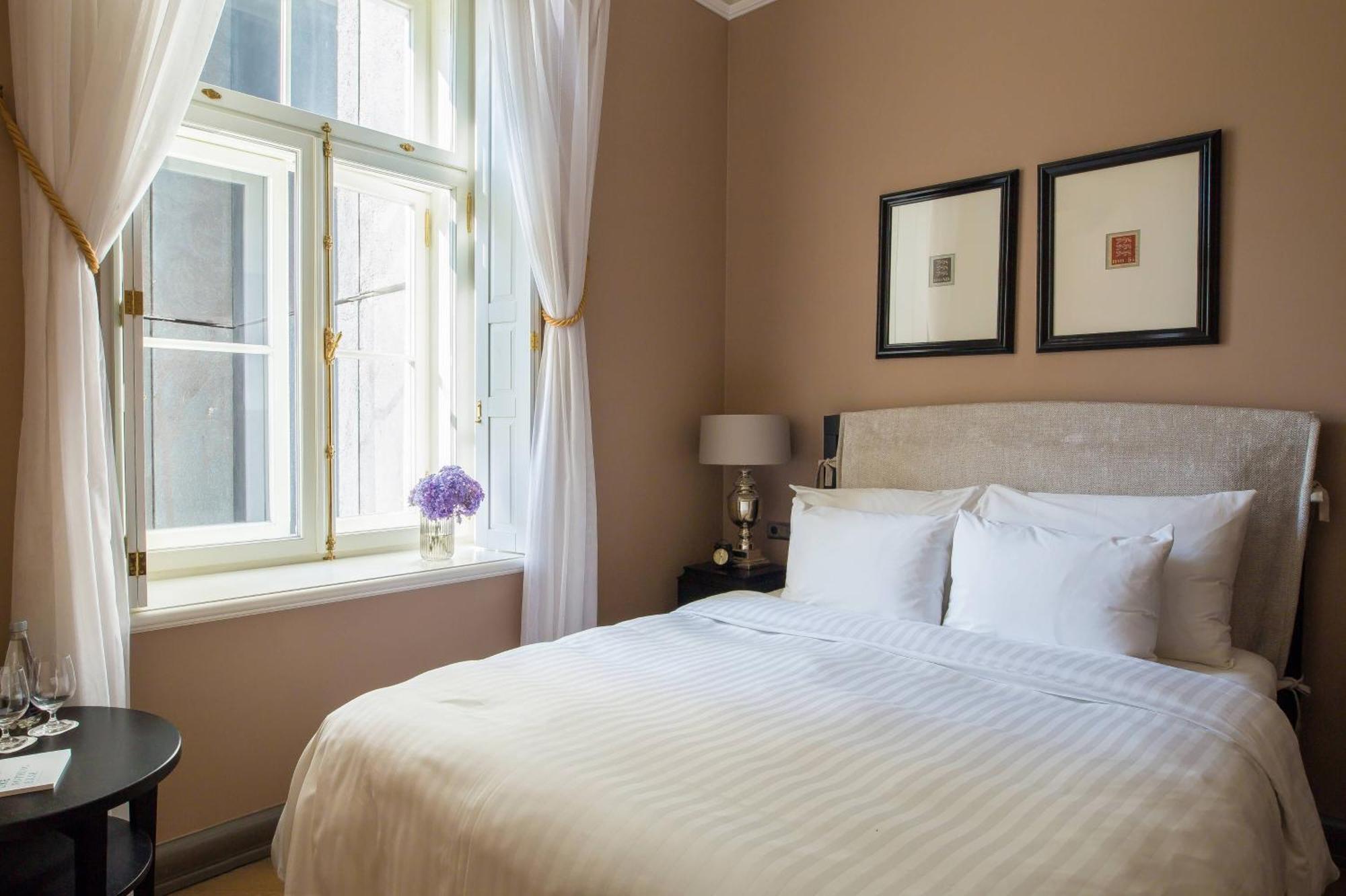 Hotel Telegraaf, Autograph Collection Ταλίν Εξωτερικό φωτογραφία A bedroom at the hotel