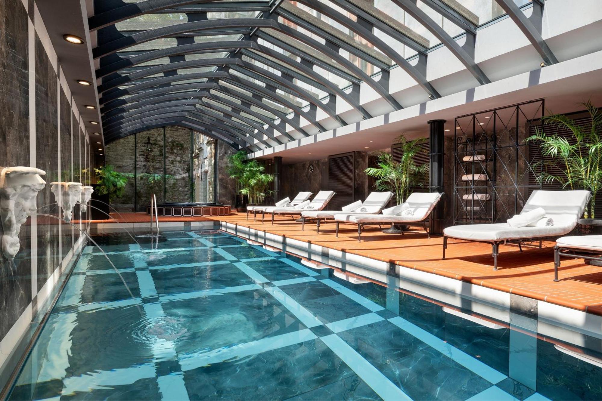 Hotel Telegraaf, Autograph Collection Ταλίν Εξωτερικό φωτογραφία The pool at the Mandarin Oriental, Munich