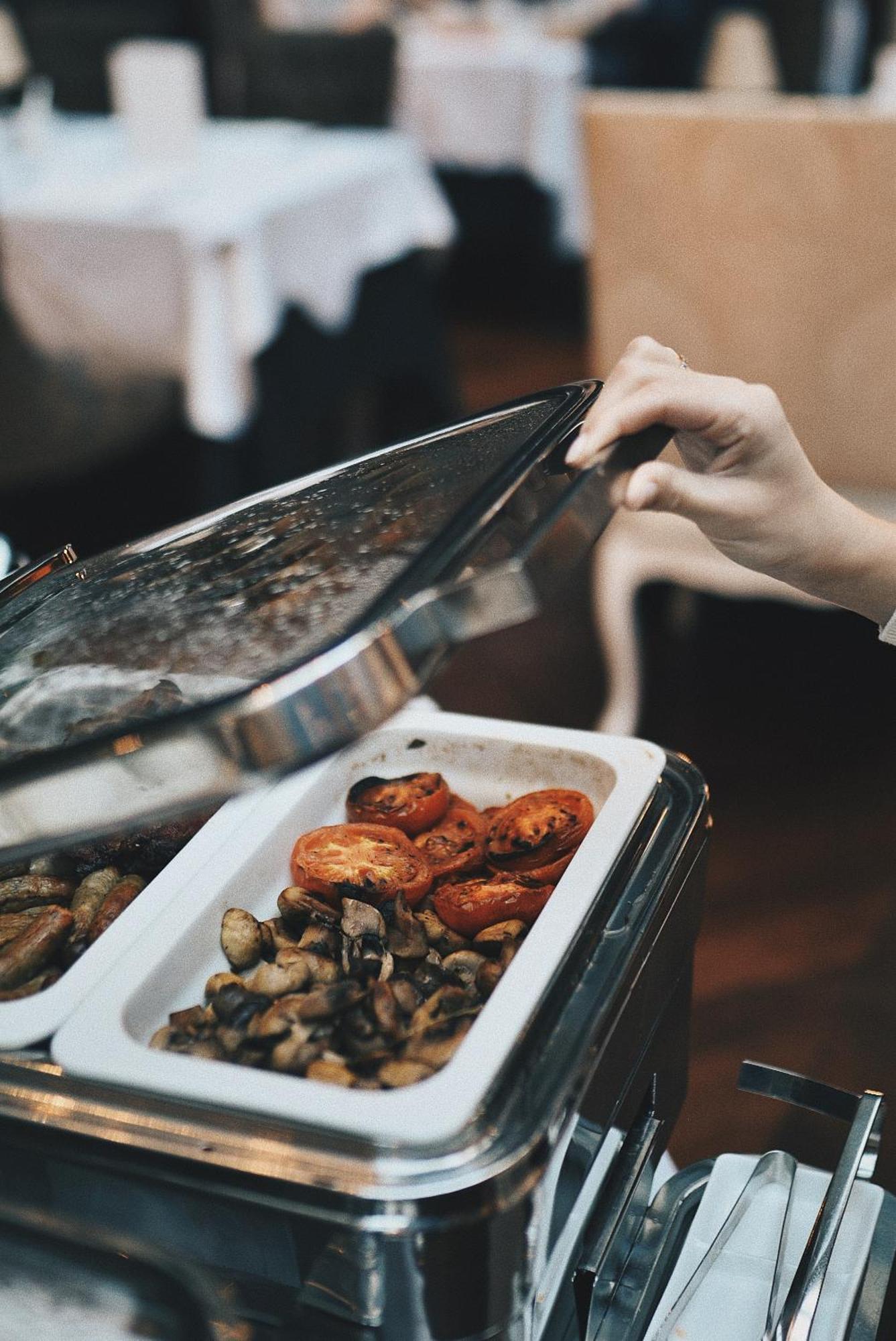 Hotel Telegraaf, Autograph Collection Ταλίν Εξωτερικό φωτογραφία A chafing dish